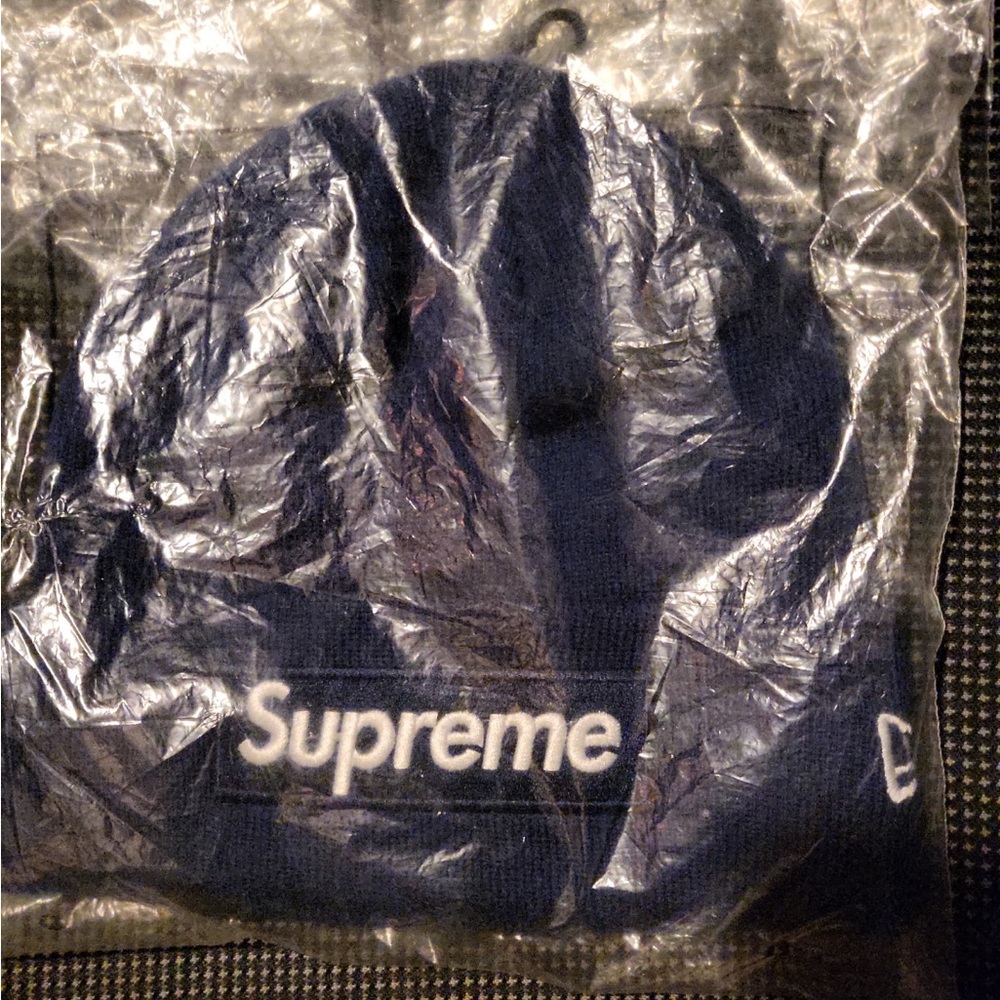 Supreme box logo beanie